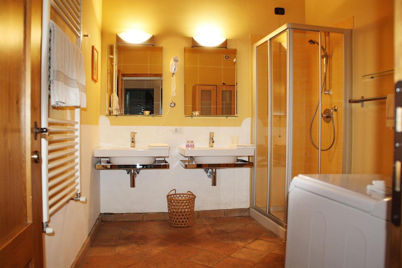 Hostal Casale Refoli Casole dʼElsa Exterior foto